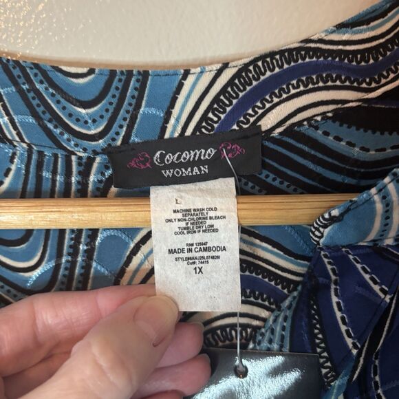 Cocomo Woman NEW Blue Wavy Geometric Blouse Pleated Top Sz 1X - Picture 6 of 10